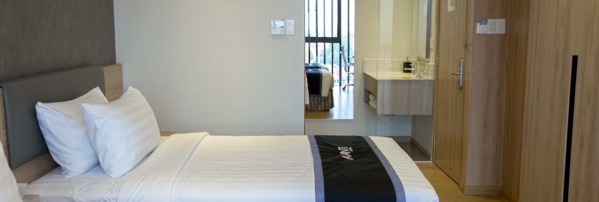 Premier Room – Twin